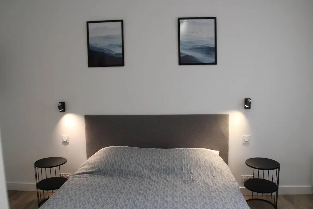 Apartment Aix Les Bains Appartement 2P Standing 40M2 Avec Jardin, Parking, Proche Thermes Aix-les-Bains